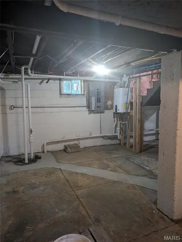 $184,100 | 220 East Main Street, Greenville, IL 62246