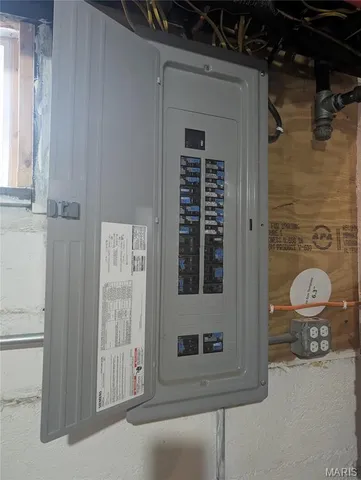 $184,100 | 220 East Main Street, Greenville, IL 62246