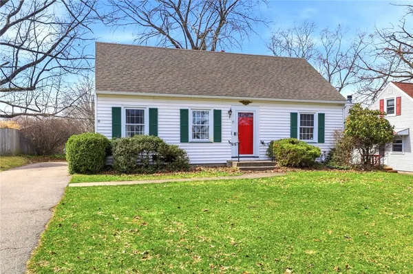 $2,500 | 37 Oakmount Drive, Irondequoit, NY 14617