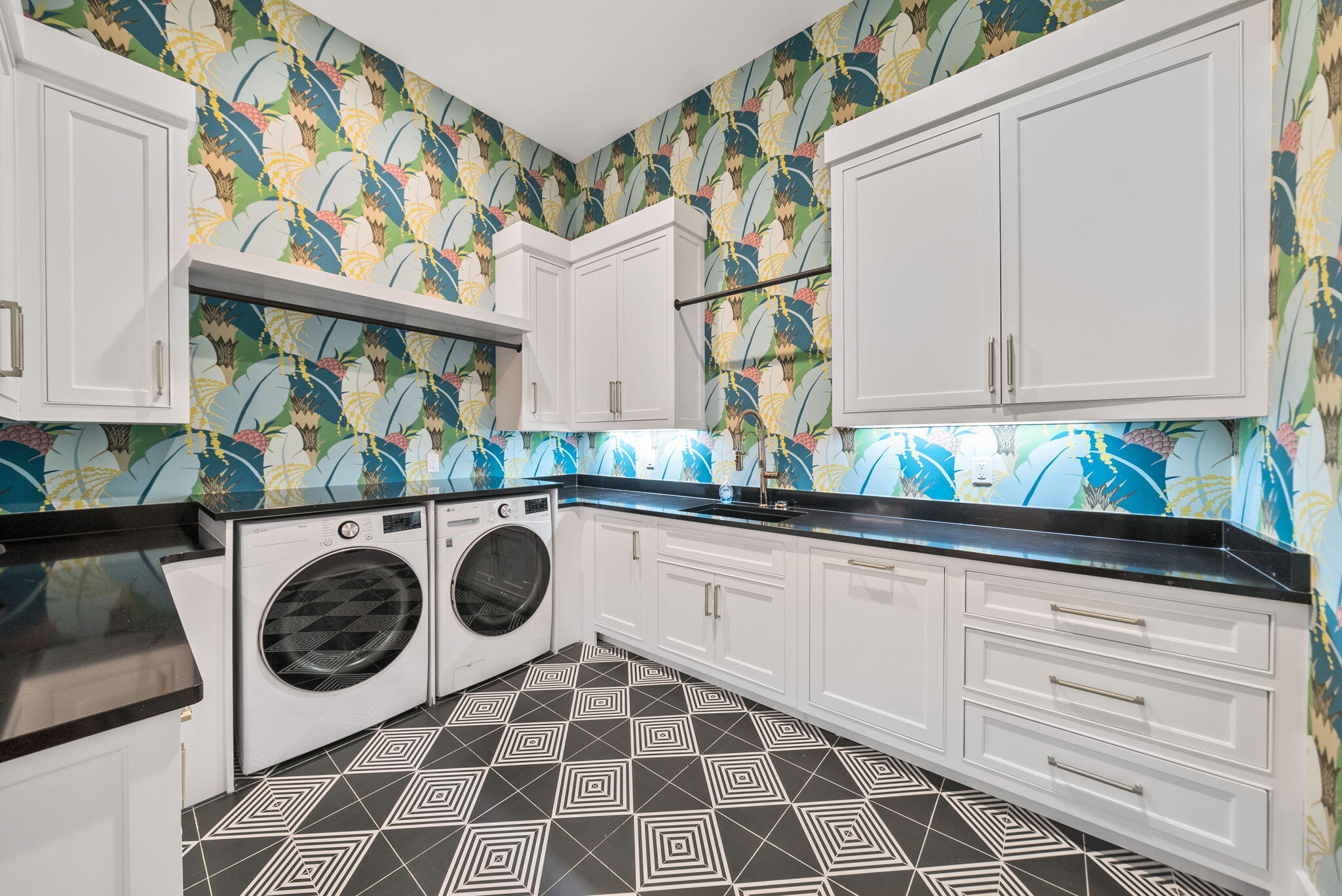 107 Golfridge Dr Inlet Beach Inlet Beach, FL 32461 - Photo 29 of 104 Main Level Laundry