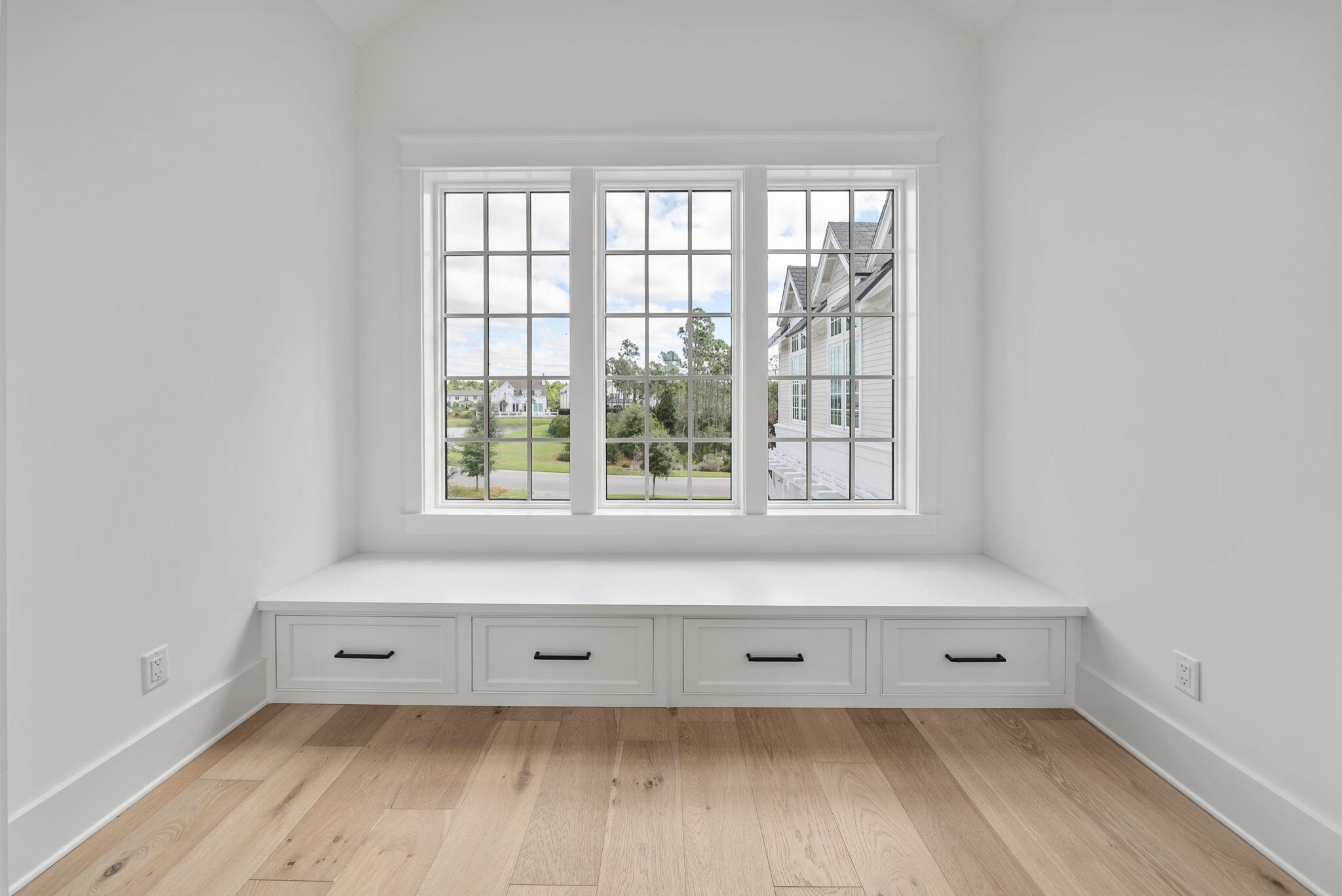 107 Golfridge Dr Inlet Beach Inlet Beach, FL 32461 - Photo 55 of 104 Loft Window seat