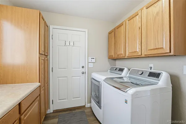 a view of utility room