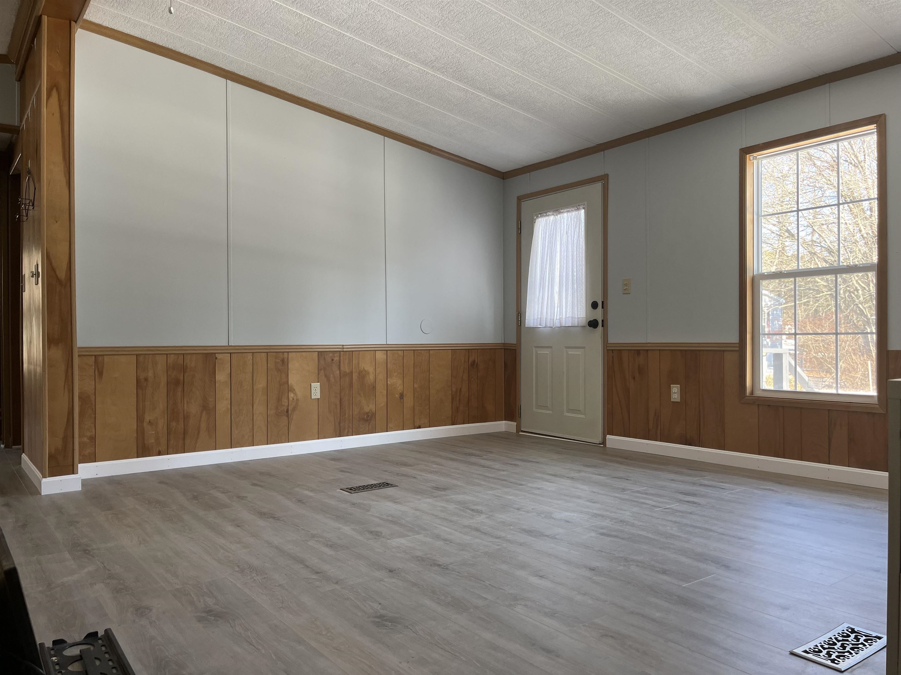 16 Agent Road Raymond, NH 03077 - Photo 13 of 21