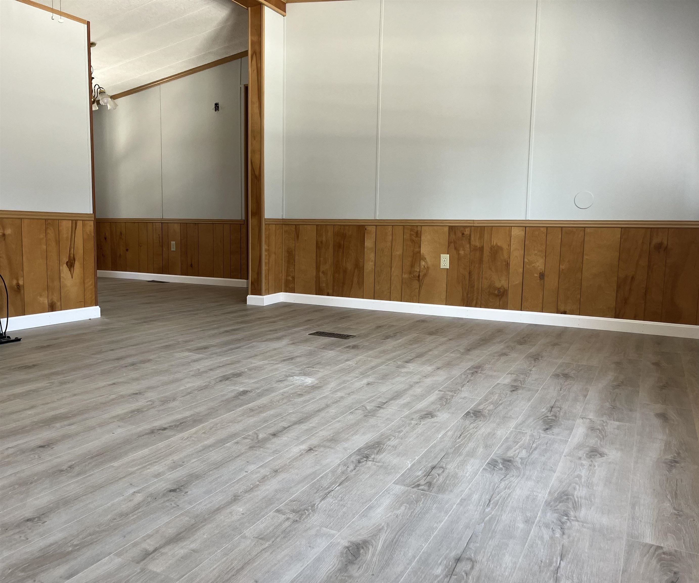 16 Agent Road Raymond, NH 03077 - Photo 14 of 21