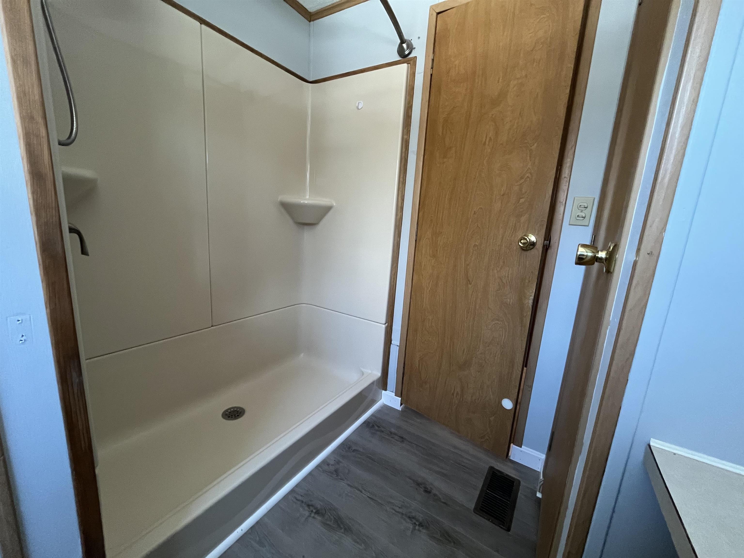 16 Agent Road Raymond, NH 03077 - Photo 18 of 21