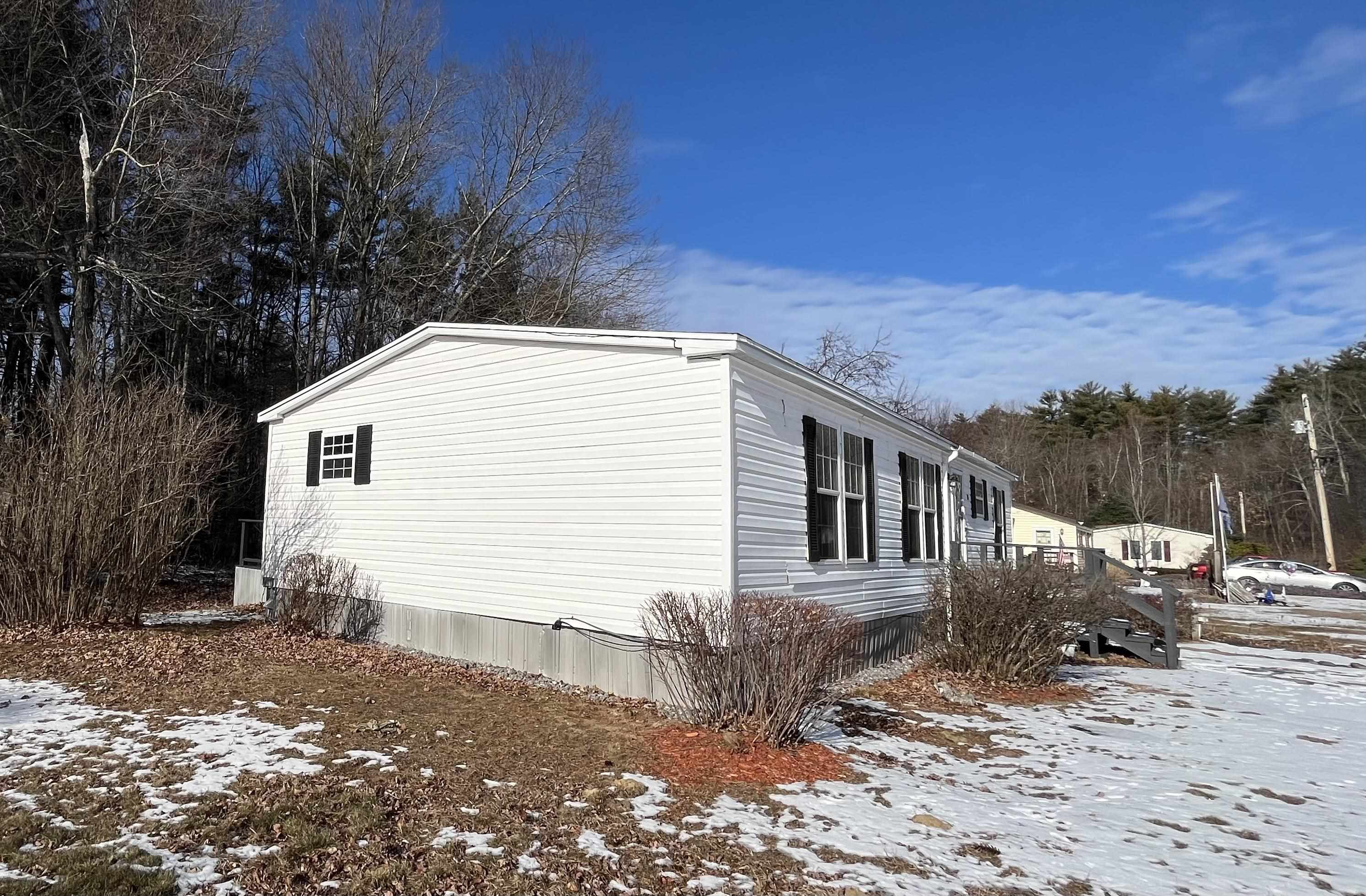 16 Agent Road Raymond, NH 03077 - Photo 2 of 21