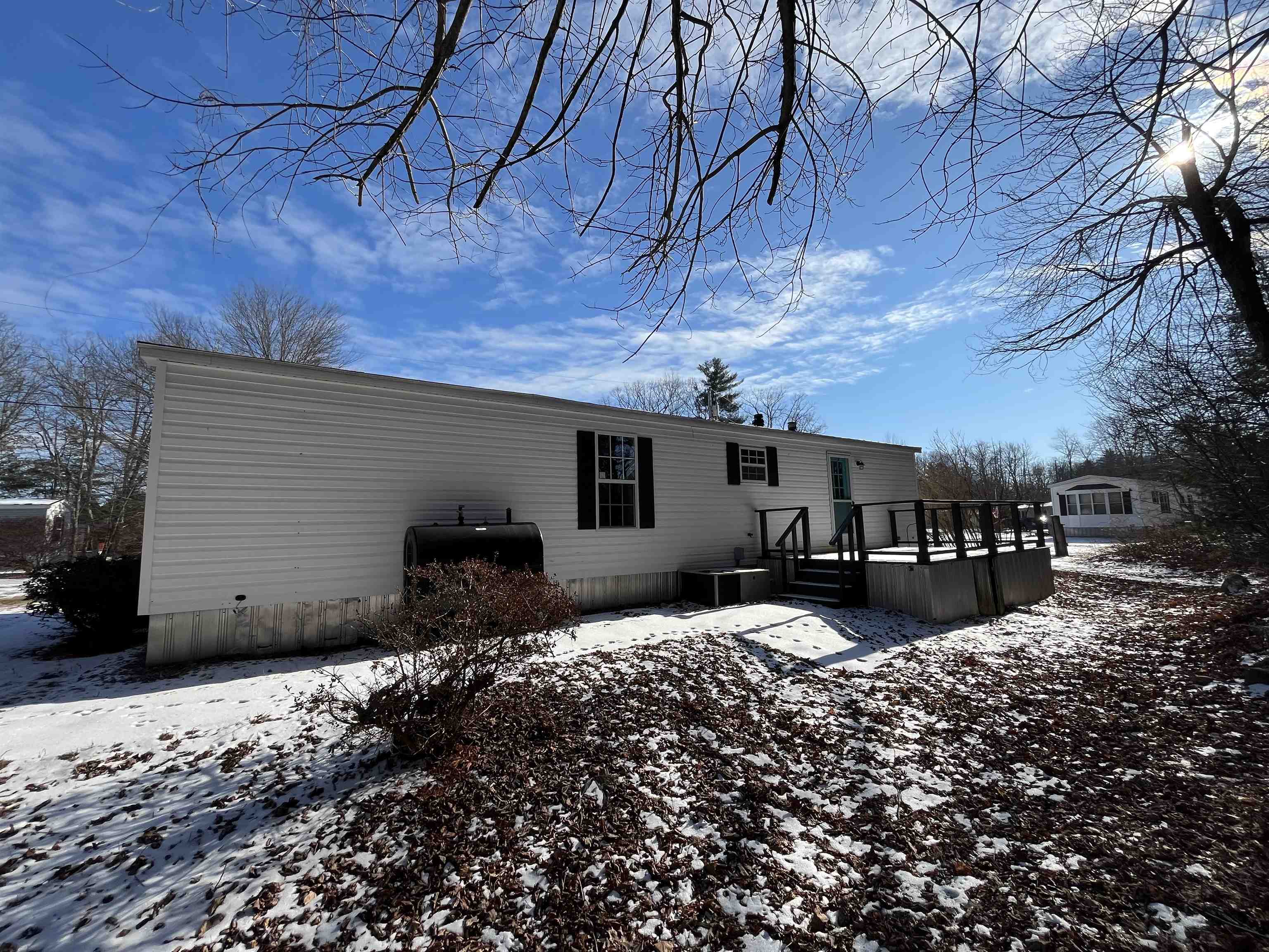 16 Agent Road Raymond, NH 03077 - Photo 3 of 21