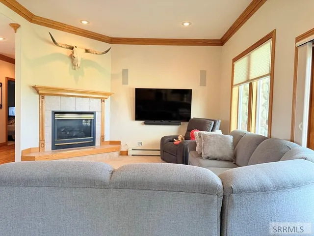 $1,396,000 | 709 East 800 North, Firth, ID 83236