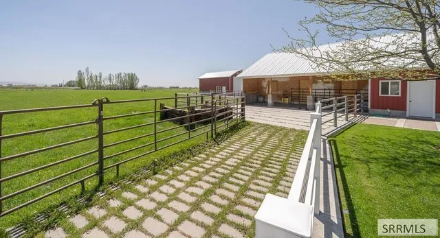 $1,396,000 | 709 East 800 North, Firth, ID 83236