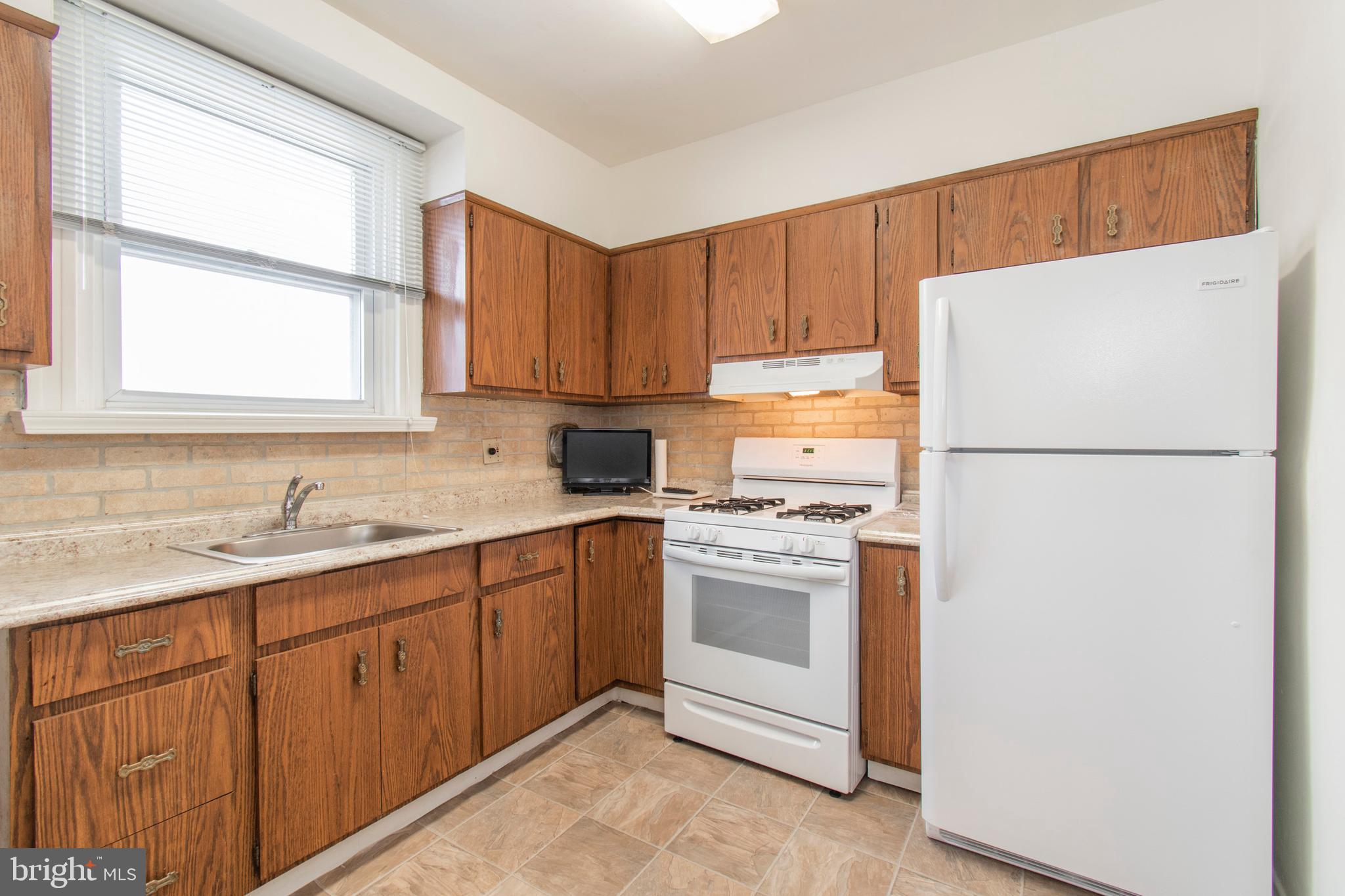 357 Margate Road Upper Darby, PA 19082 - Photo 7 of 18 Kitchen