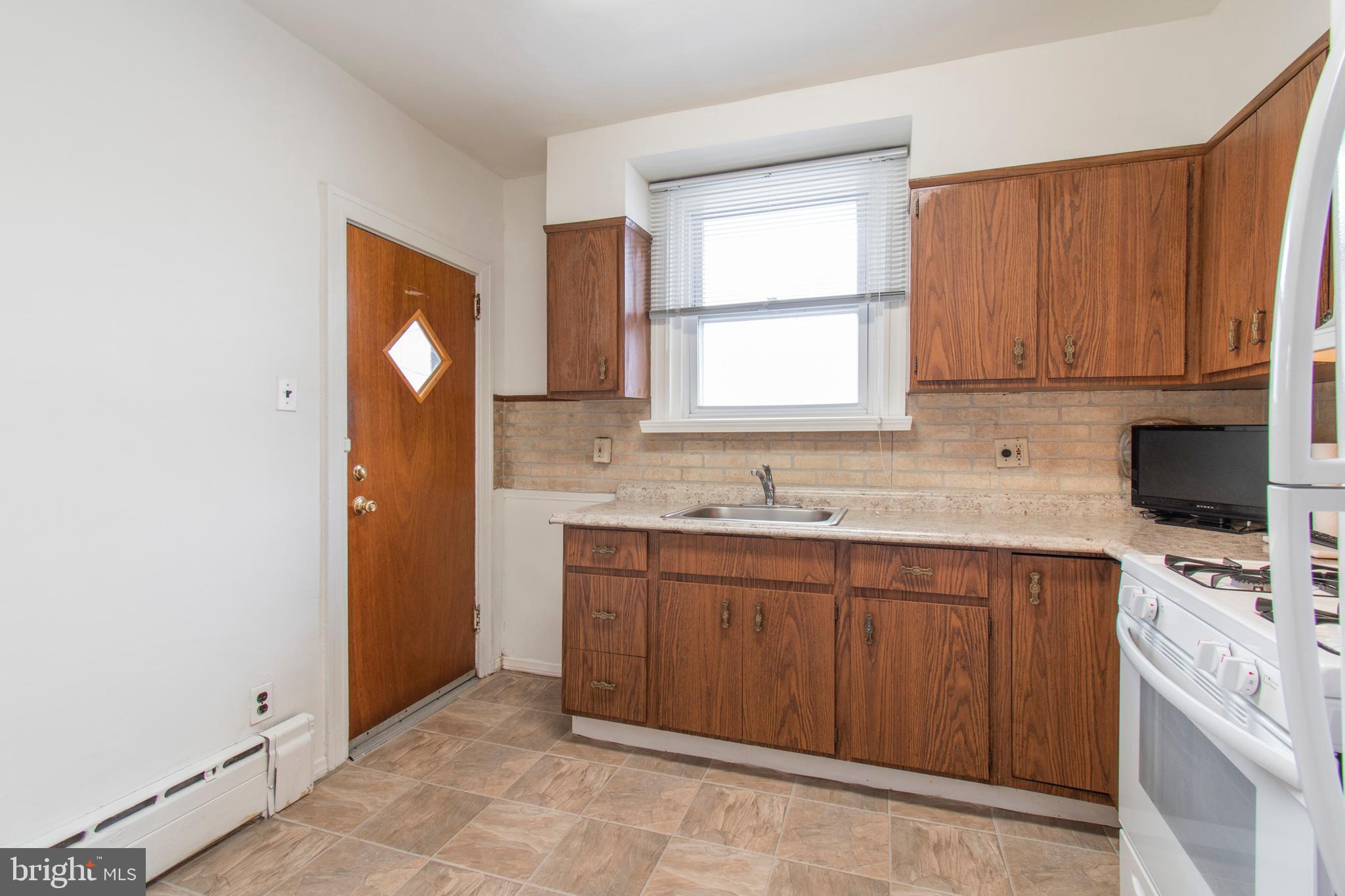 357 Margate Road Upper Darby, PA 19082 - Photo 9 of 18 Kitchen