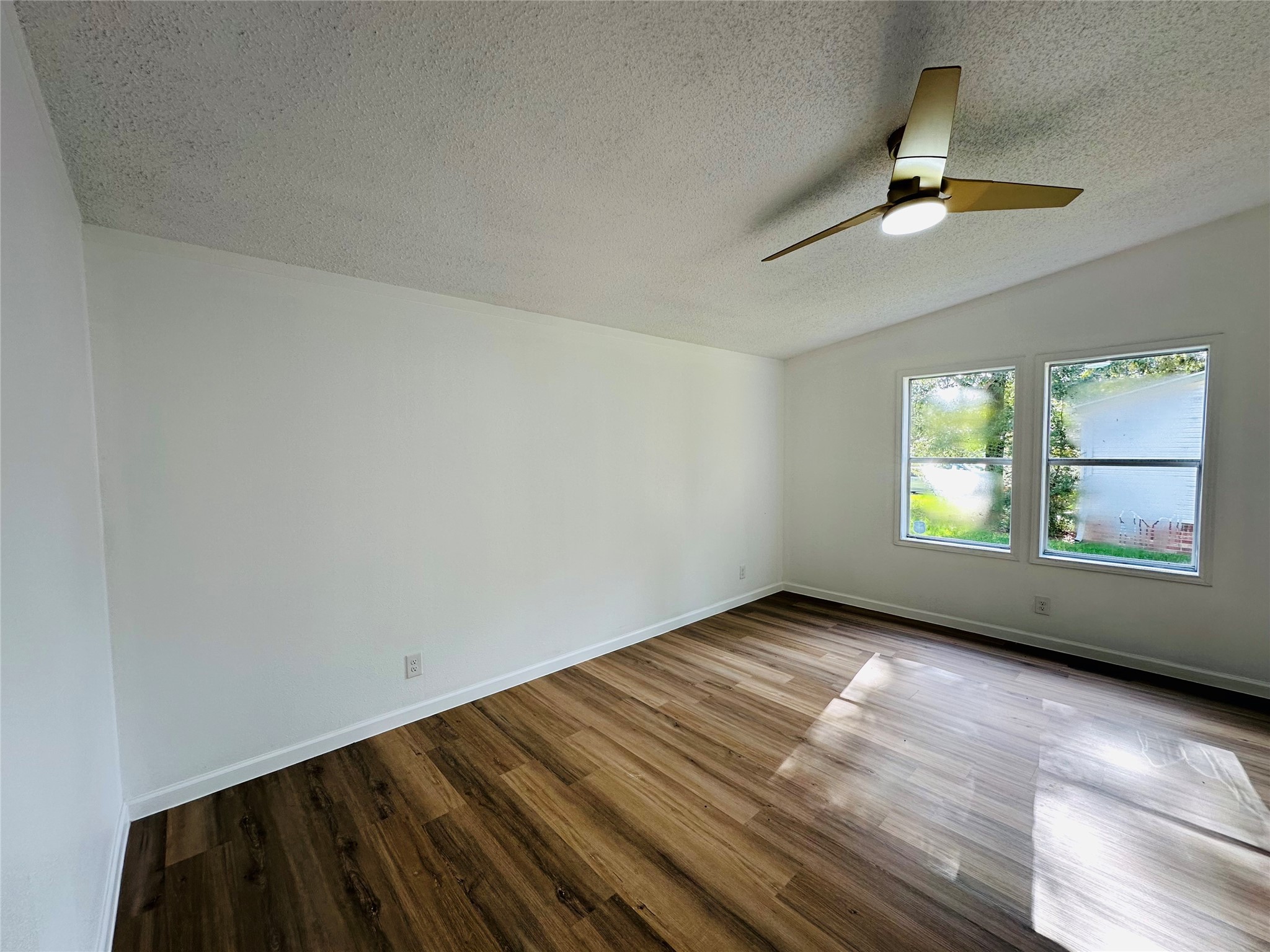 16474 Spring Rain Court Conroe, TX 77302 - Photo 14 of 50 Gallery Image 14