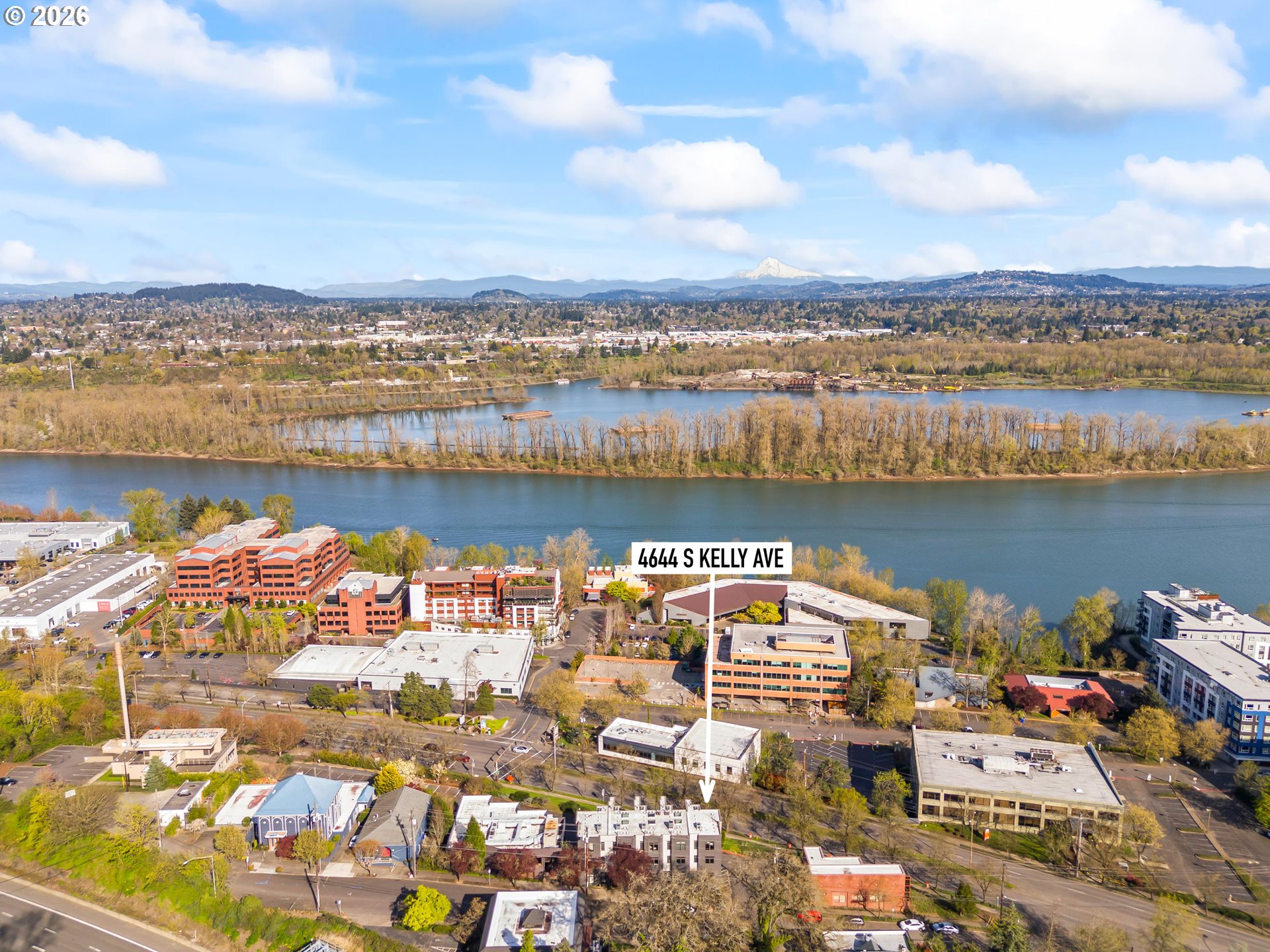 4644 South Kelly Avenue Portland, OR 97239 - Photo 39 of 42 an aerial view of ocean and residential houses with outdoor space