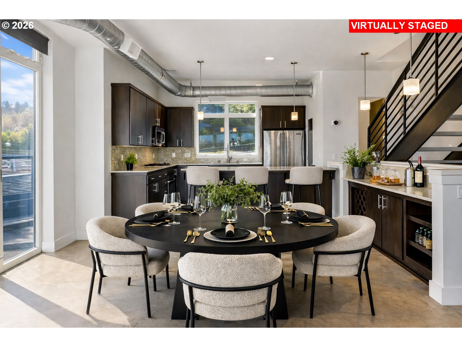 4644 South Kelly Avenue Portland, OR 97239 - Photo 5 of 42 a dining room with furniture and window
