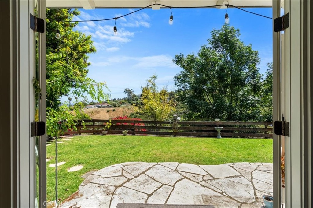 27064 Sunnyridge Road Palos Verdes Peninsula, CA 90274 - Photo 36 of 57 a view of a garden with an outdoor space