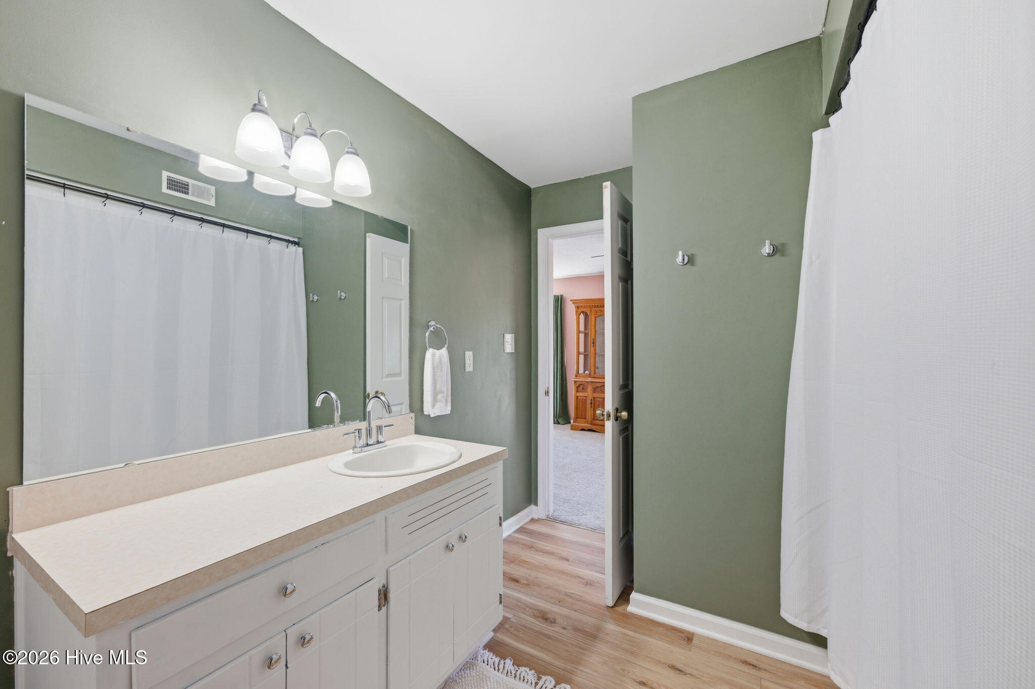 165 Quarterdeck New Bern, NC 28562 - Photo 29 of 52 Primary Bath