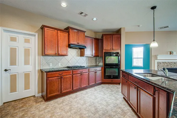 $2,200 | 4814 Mint Trail, Houston, TX 77066