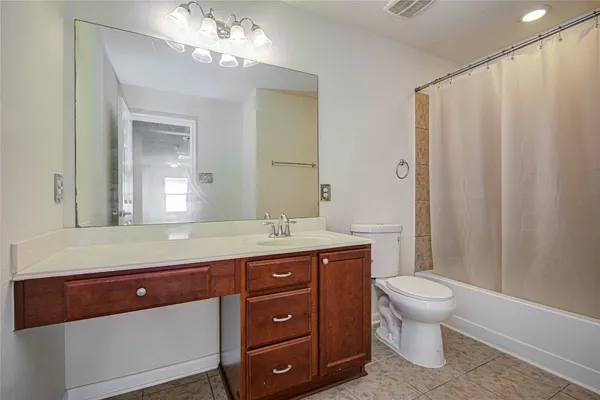$2,200 | 4814 Mint Trail, Houston, TX 77066
