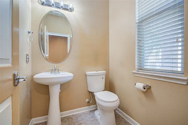 $2,200 | 4814 Mint Trail, Houston, TX 77066