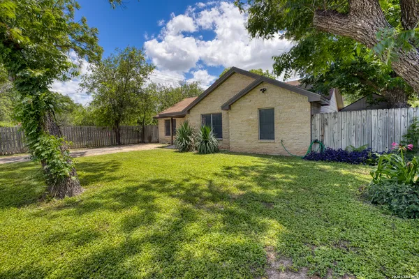 $219,000 | 221 North Crisp Street, Uvalde, TX 78801
