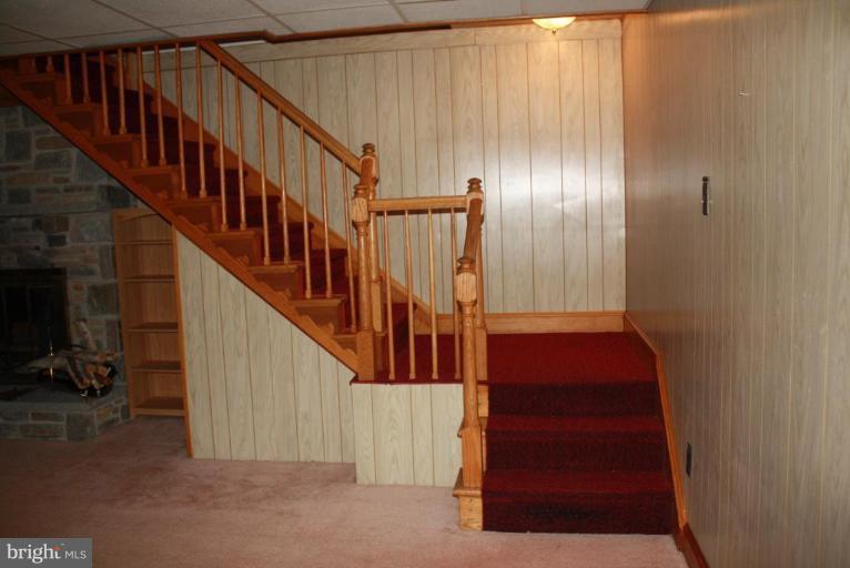 2717 Bachman Road Westminster, MD 21157 - Photo 8 of 22 Stairs