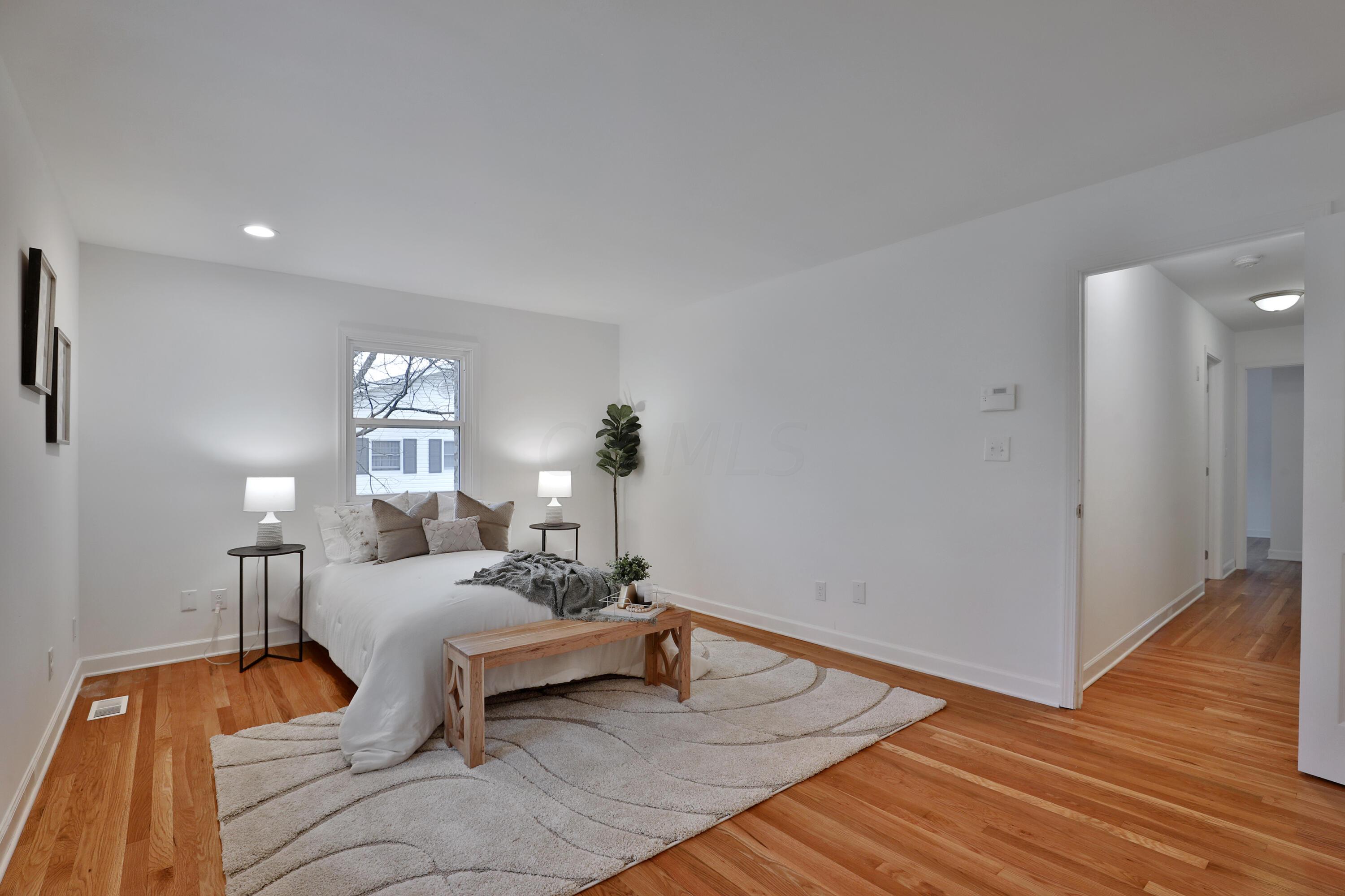 2217 Haverford Road Columbus, OH 43220 - Photo 23 of 50 2217-Haverford-44