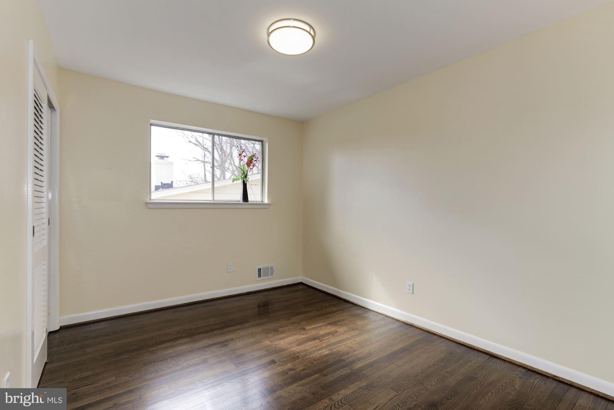 6400 Redwing Road Bethesda, MD 20817 - Photo 28 of 50