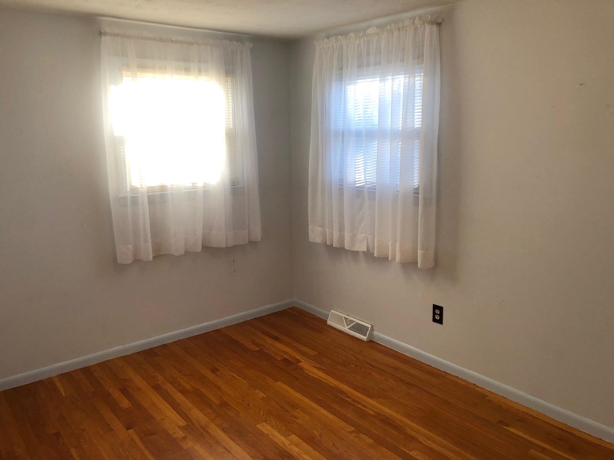 469 Weston Road Manchester, NH 03103 - Photo 12 of 25 Gallery Image 12