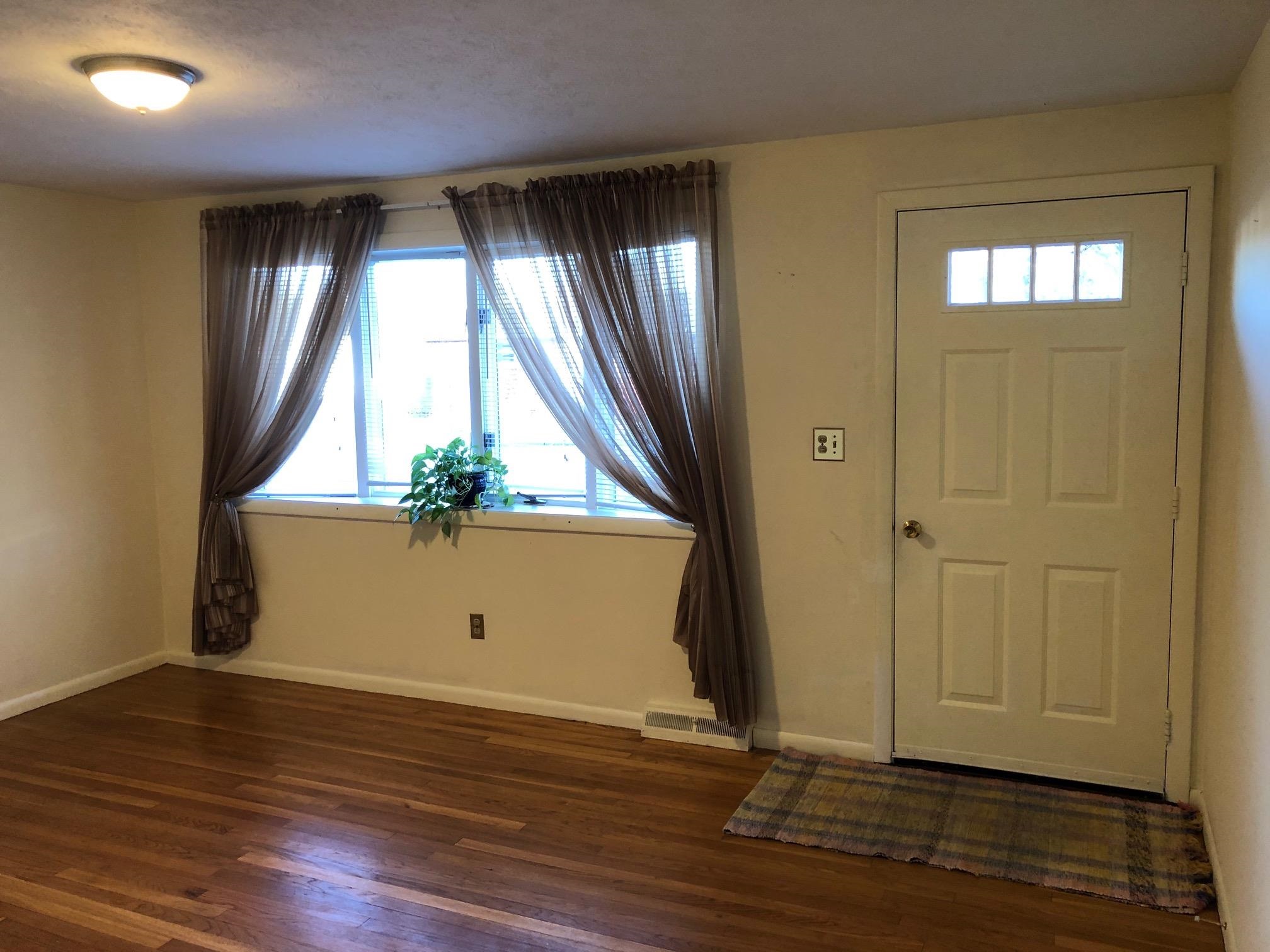 469 Weston Road Manchester, NH 03103 - Photo 4 of 25 Gallery Image 4