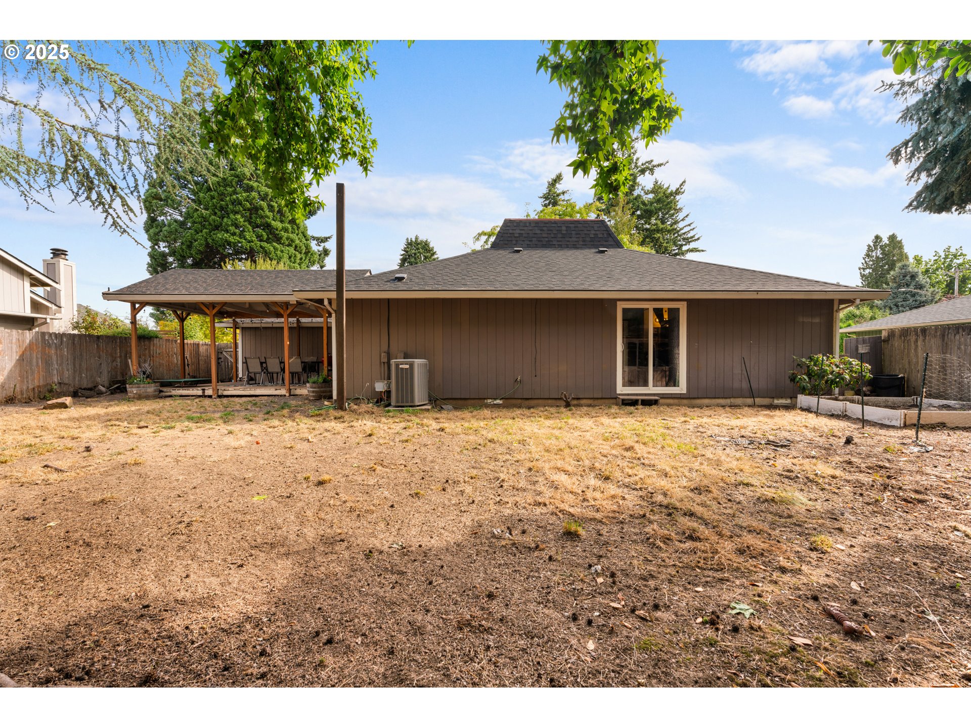 2356 B Street Hubbard, OR 97032 - Photo 30 of 32 a front view of a house with a garden