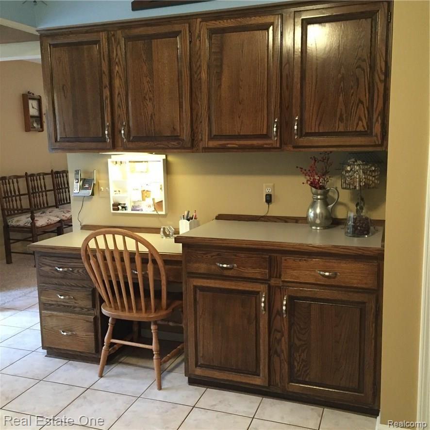 9975 Ellis Road Clarkston, MI 48348 - Photo 12 of 38 KITCHEN DESK AREA