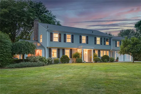 $2,250,000 | 9 Stone Tower Lane, Barrington, RI 02806