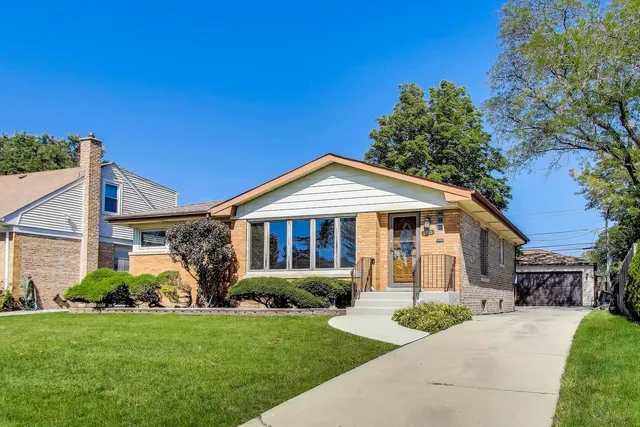 $420,000 | 6936 West Oakton Court, Niles, IL 60714