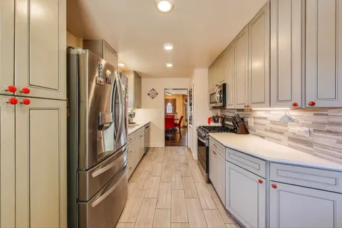 $379,000 | 6936 West Oakton Court, Niles, IL 60714