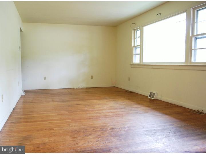 170 Stagecoach Road Turnersville, NJ 08012 - Photo 6 of 11 Family Room