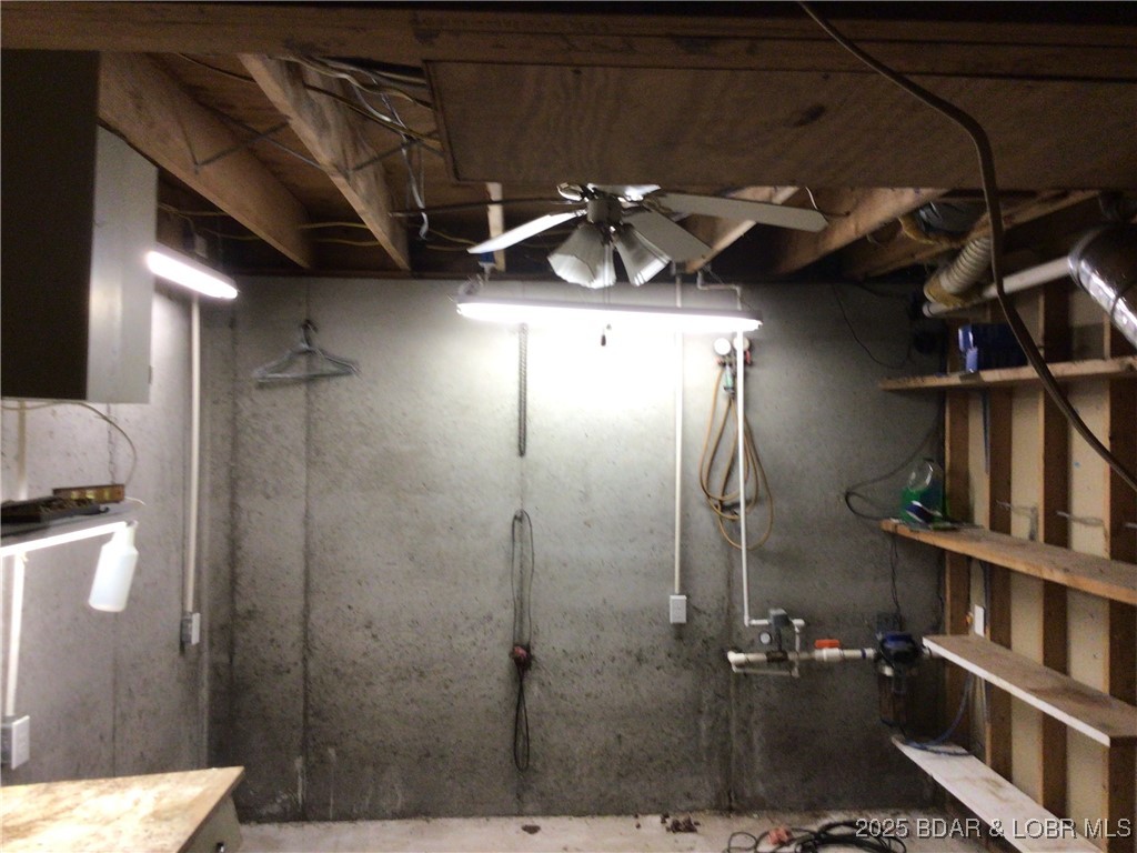 10796 Fairground Road Versailles, MO 65084 - Photo 29 of 36