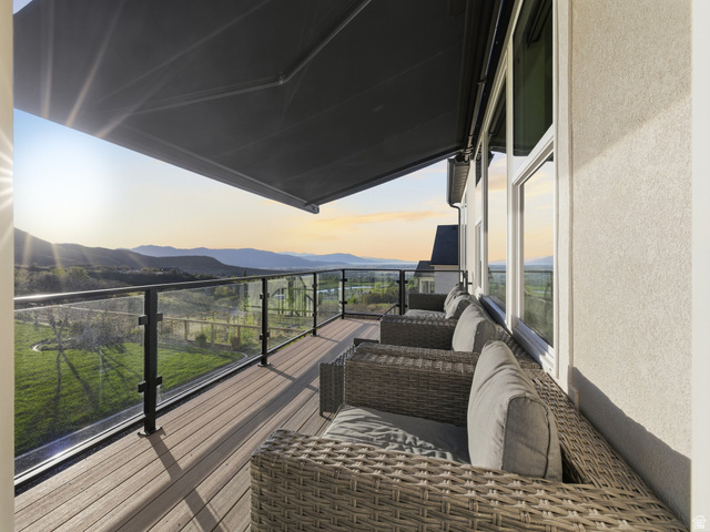 102 Elk Ridge Drive Elk Ridge, UT 84651 - Photo 34 of 61 Retractable Awning