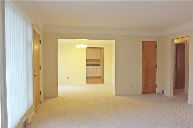 1631 South Custer Road Monroe, MI 48161 - Photo 3 of 18 Dining/Open Concept