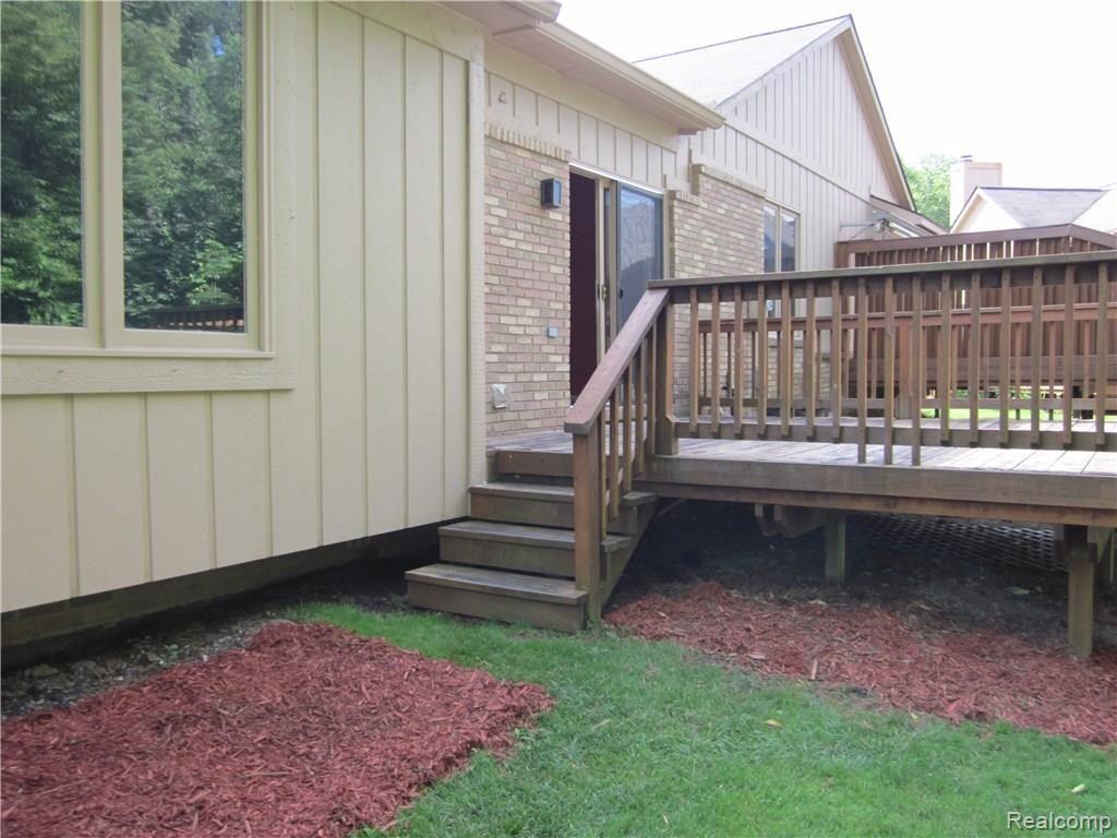 21600 River Ridge Farmington, MI 48335 - Photo 20 of 29