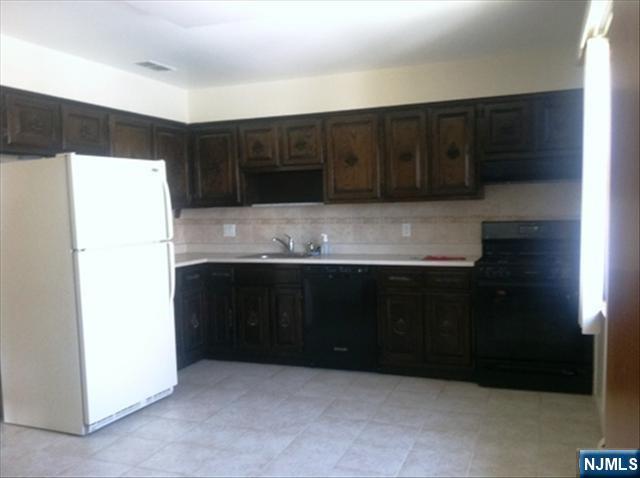 225 6th Street, Unit 2 Fairview, NJ 07022 - Photo 3 of 9