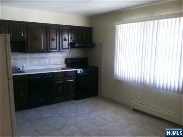 225 6th Street, Unit 2 Fairview, NJ 07022 - Photo 5 of 9