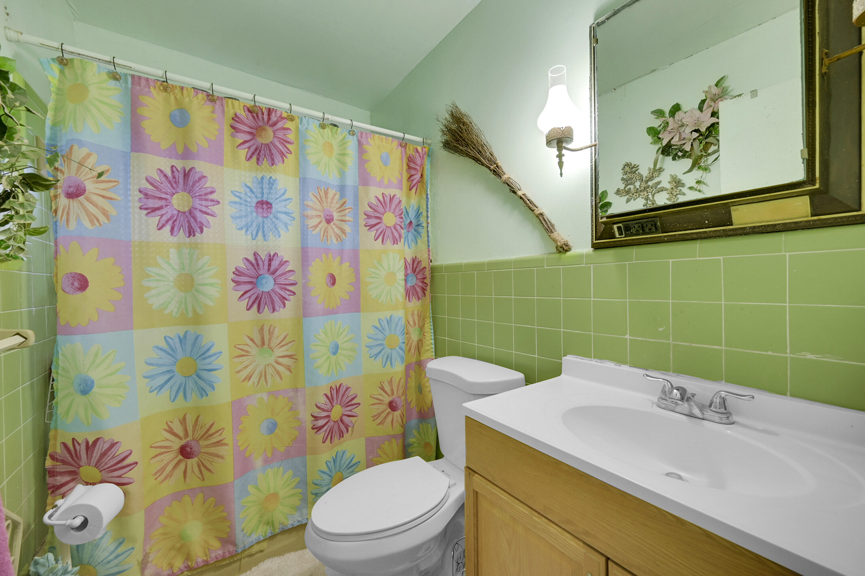 1445 West 34th Street Riviera Beach, FL 33404 - Photo 18 of 23 17_bathroom 2