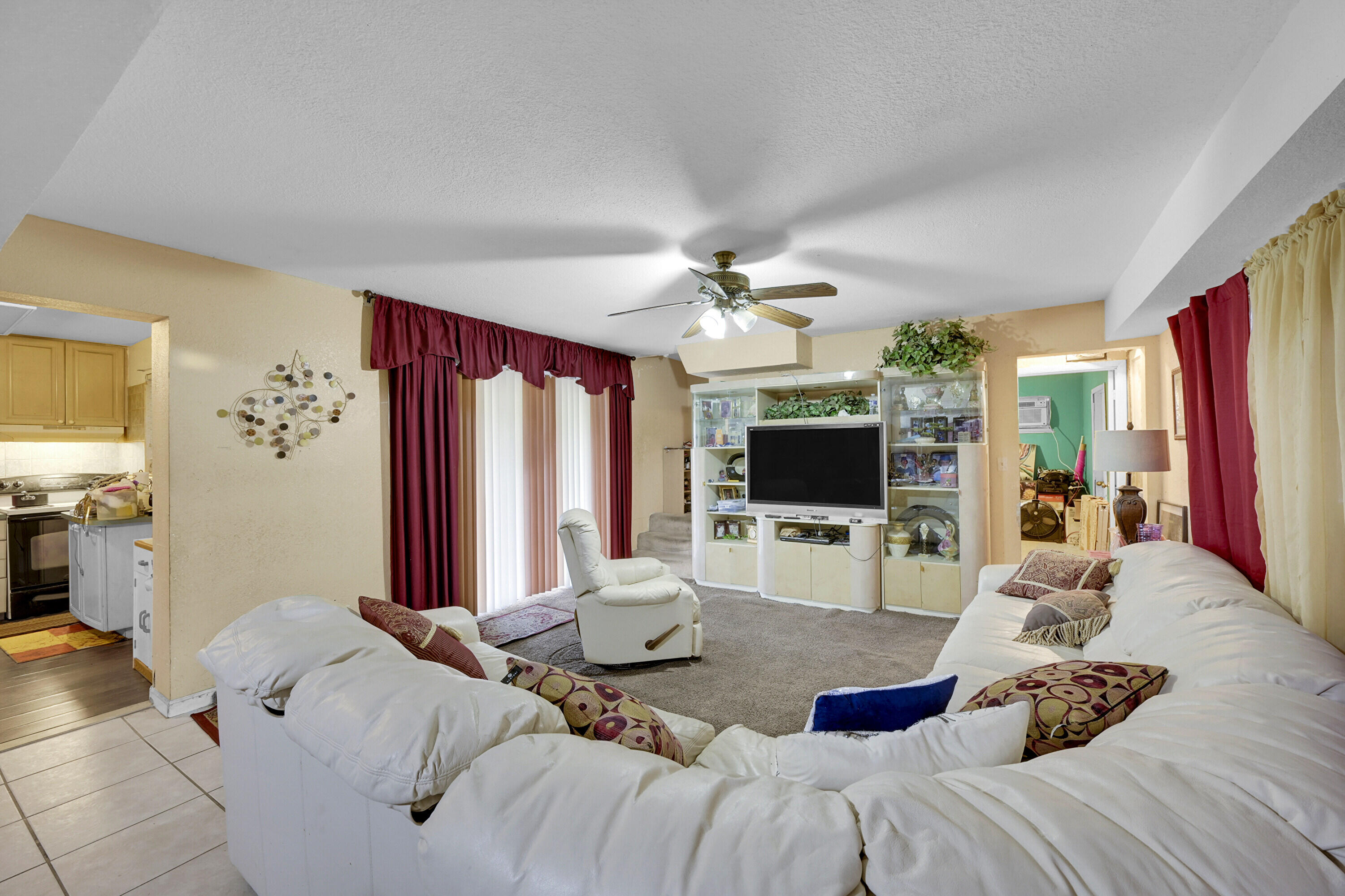 1445 West 34th Street Riviera Beach, FL 33404 - Photo 9 of 23 09_53172 (16)