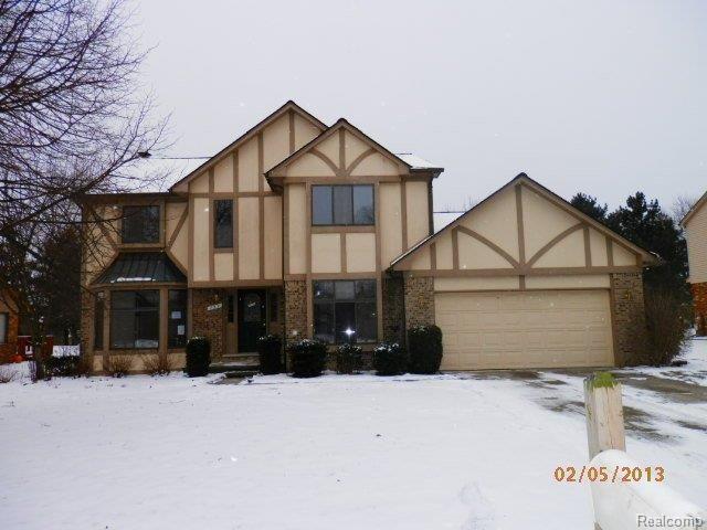 732 Shelley Drive Rochester, MI 48307 - Photo 1 of 16 MAINVIEW.jpg