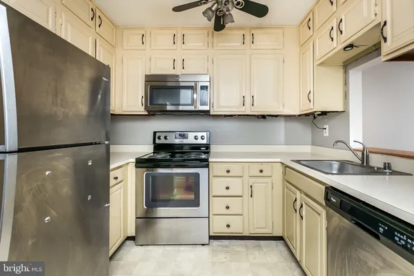 $2,400 | 17 West Hill Street, Baltimore, MD 21230