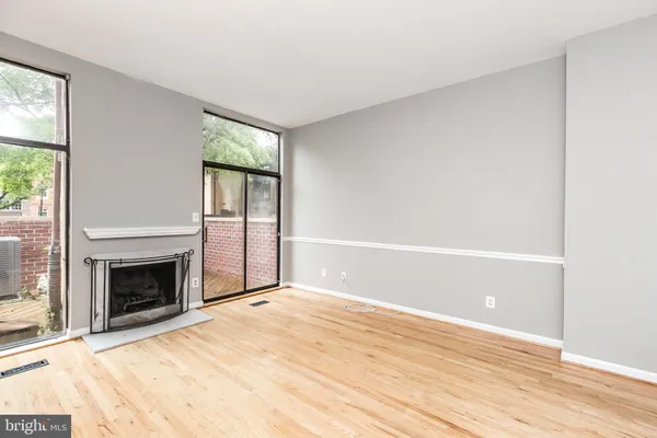$2,400 | 17 West Hill Street, Baltimore, MD 21230