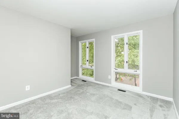 $2,400 | 17 West Hill Street, Baltimore, MD 21230