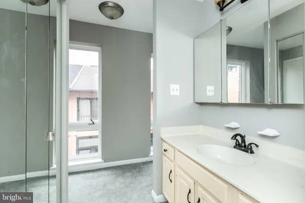 $2,400 | 17 West Hill Street, Baltimore, MD 21230