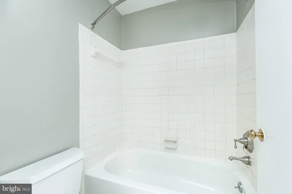 $2,400 | 17 West Hill Street, Baltimore, MD 21230