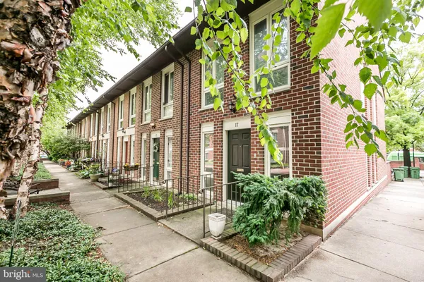$2,400 | 17 West Hill Street, Baltimore, MD 21230